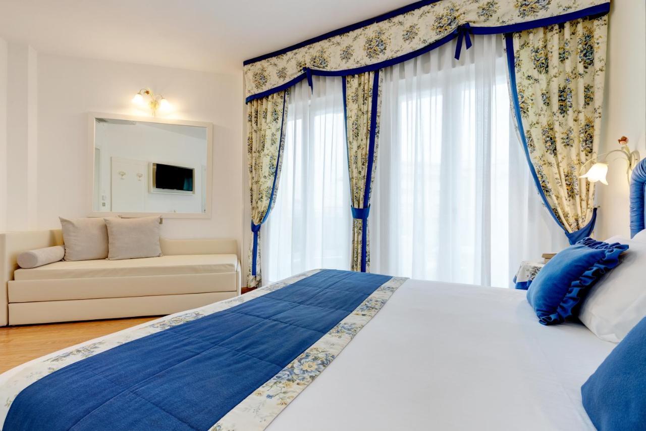 Hotel Cavalieri Palace & Suites Lido di Jesolo Exteriör bild