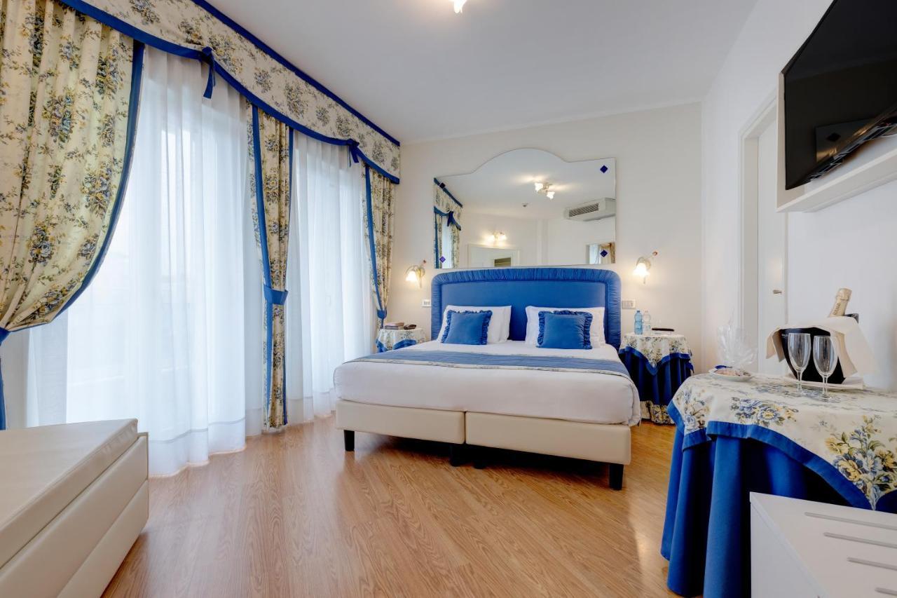 Hotel Cavalieri Palace & Suites Lido di Jesolo Exteriör bild