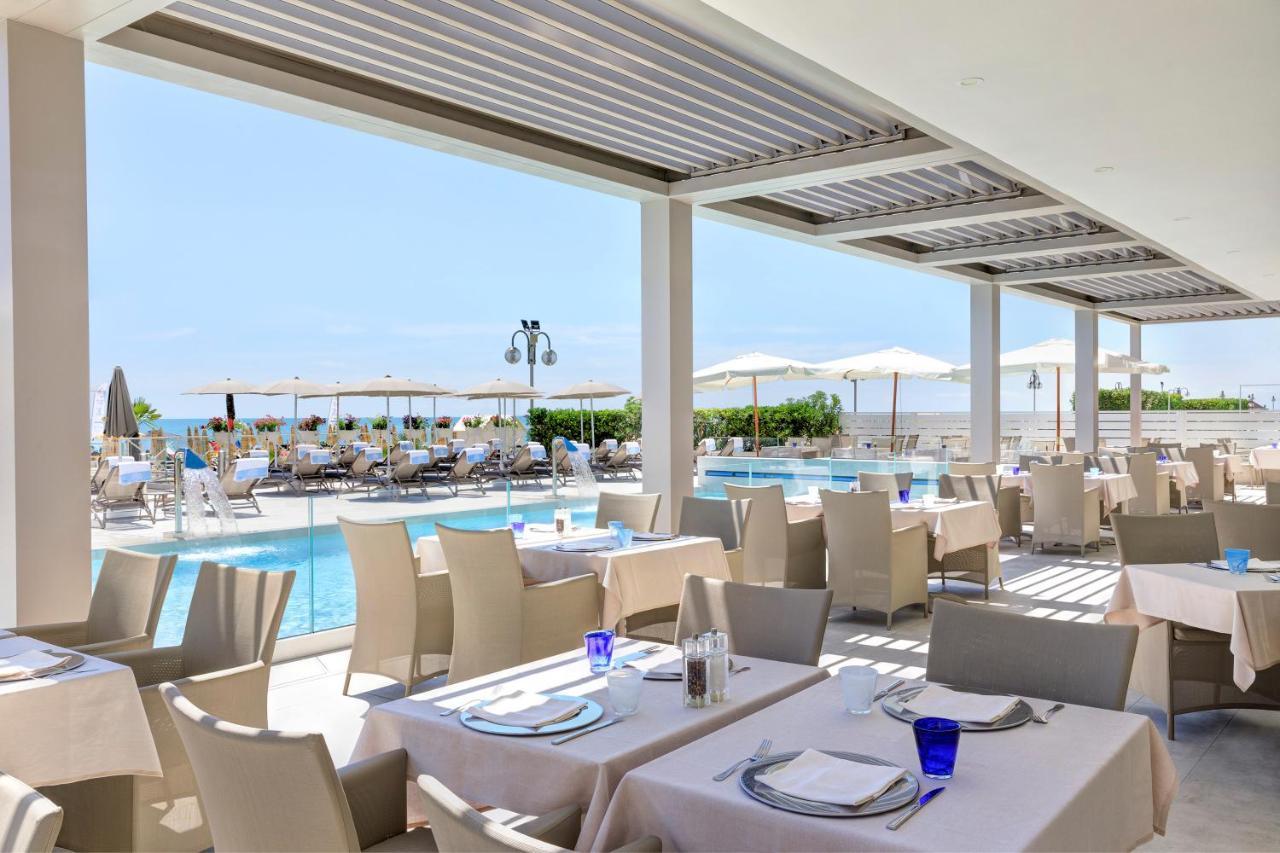Hotel Cavalieri Palace & Suites Lido di Jesolo Exteriör bild