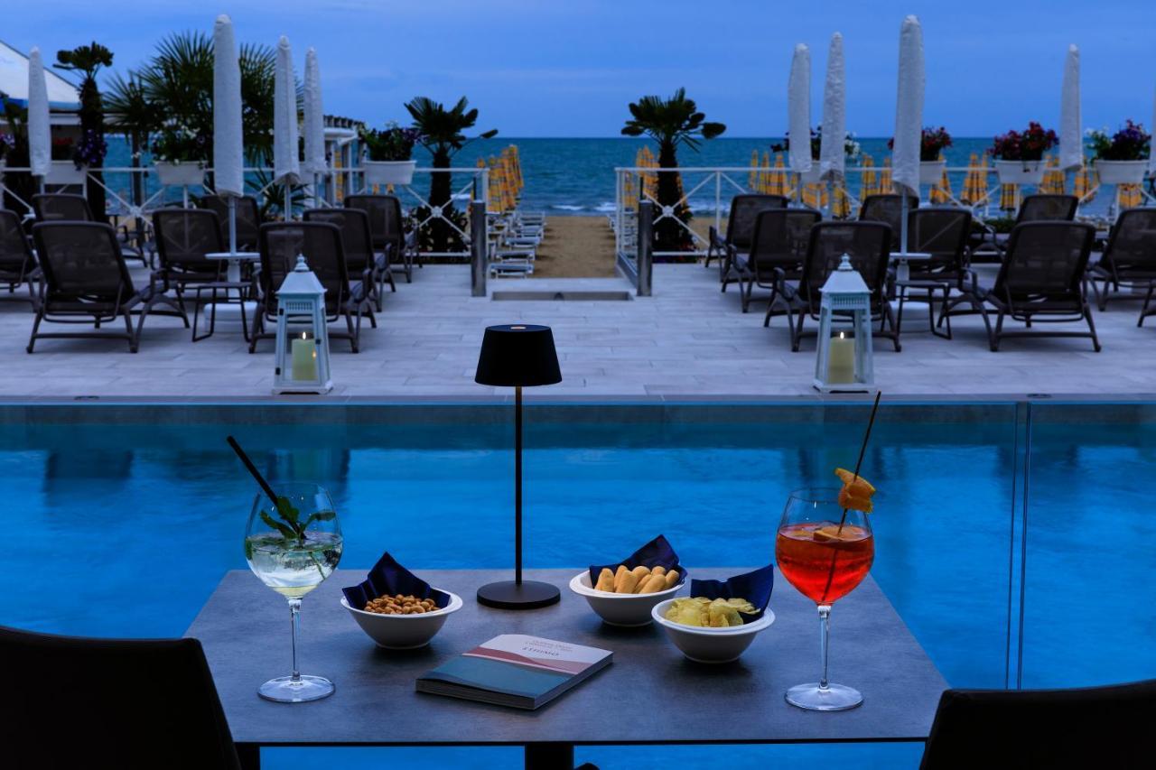 Hotel Cavalieri Palace & Suites Lido di Jesolo Exteriör bild