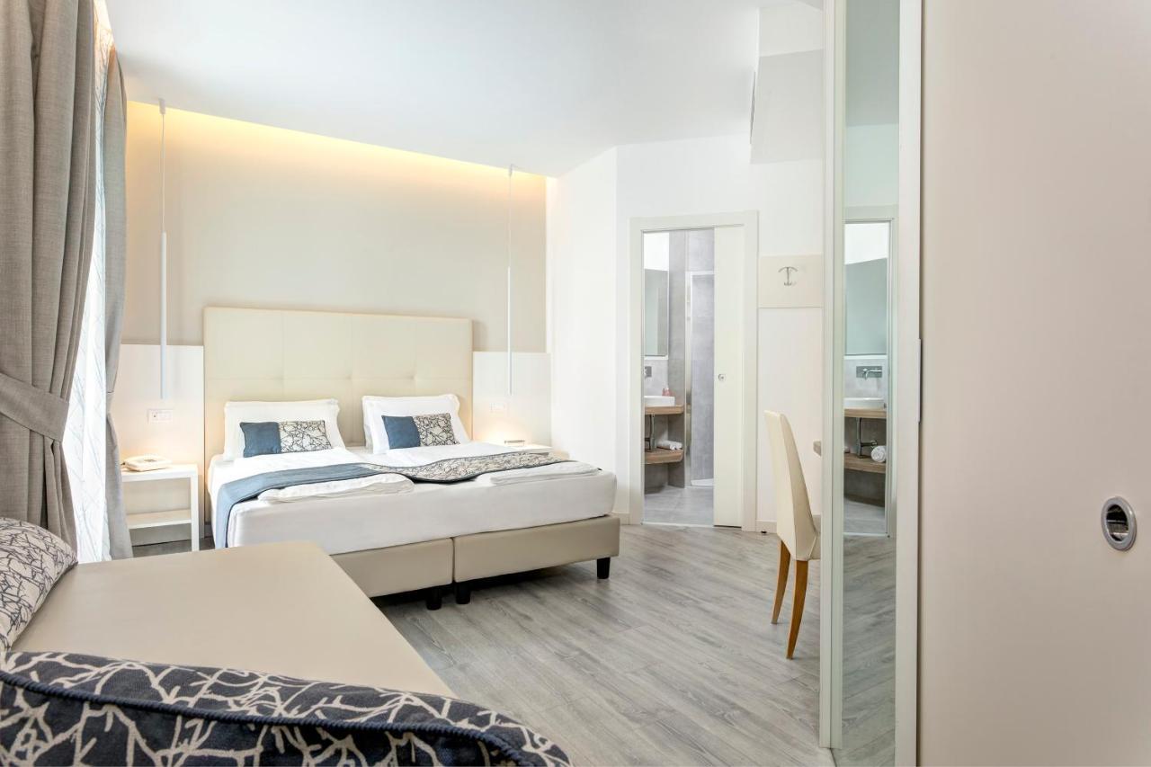 Hotel Cavalieri Palace & Suites Lido di Jesolo Exteriör bild