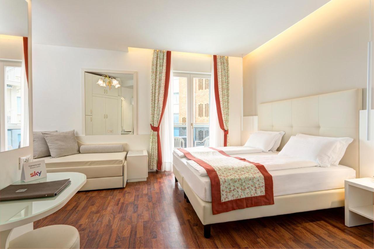 Hotel Cavalieri Palace & Suites Lido di Jesolo Exteriör bild