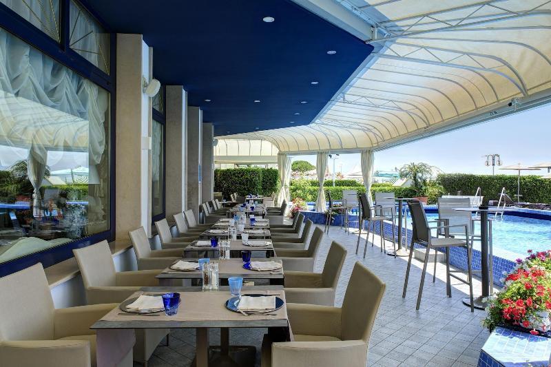 Hotel Cavalieri Palace & Suites Lido di Jesolo Exteriör bild