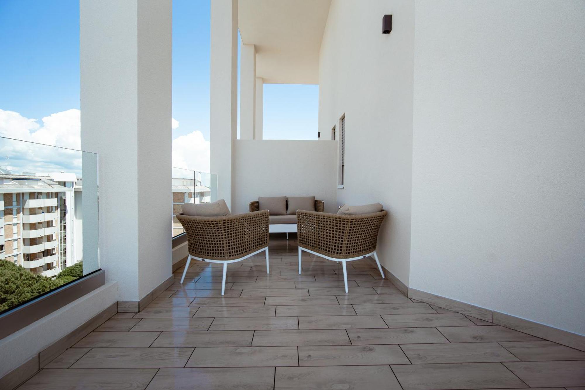 Hotel Cavalieri Palace & Suites Lido di Jesolo Exteriör bild