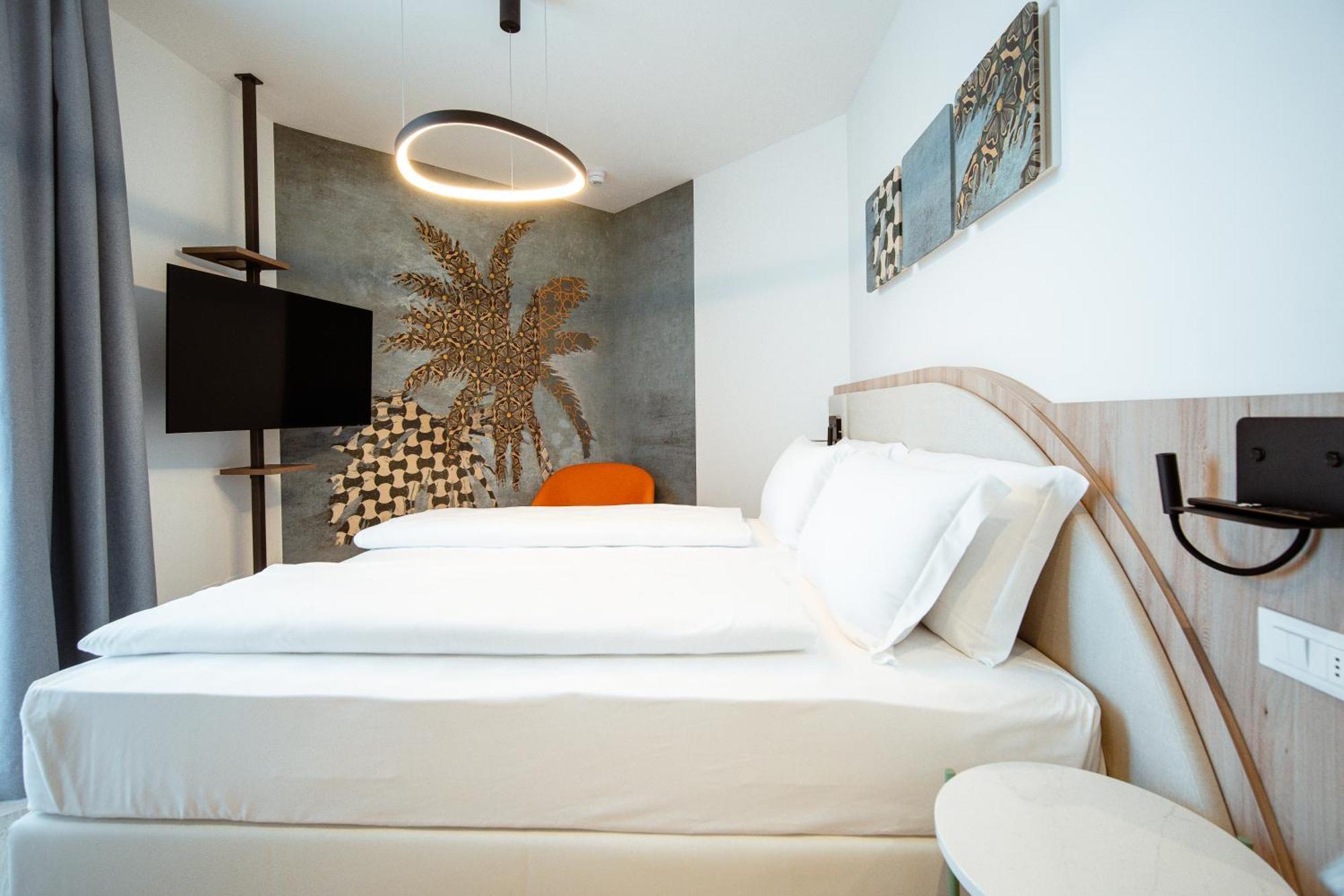 Hotel Cavalieri Palace & Suites Lido di Jesolo Exteriör bild
