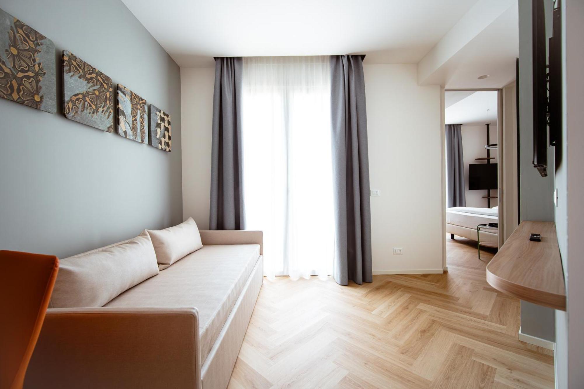 Hotel Cavalieri Palace & Suites Lido di Jesolo Exteriör bild