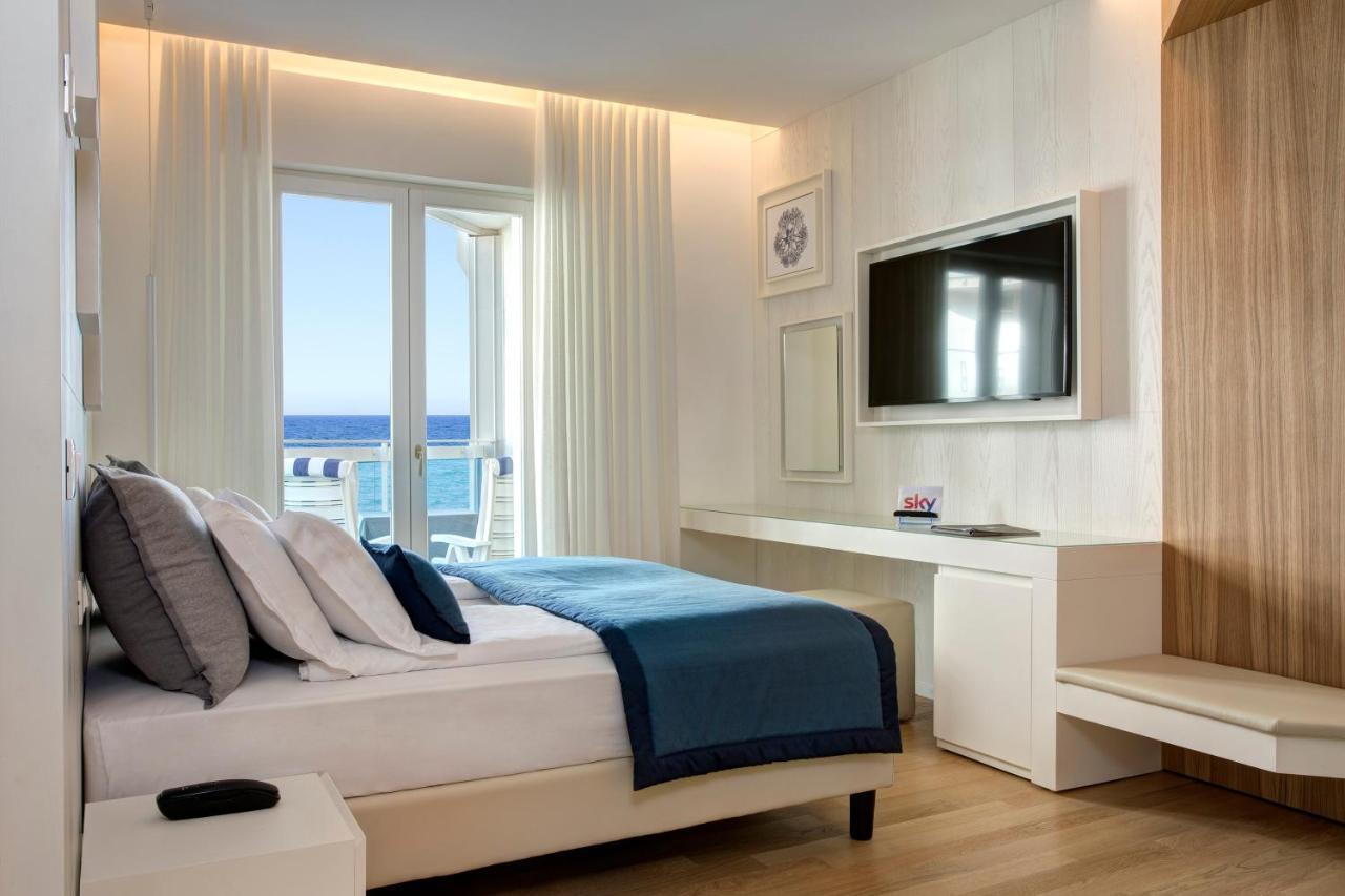 Hotel Cavalieri Palace & Suites Lido di Jesolo Exteriör bild